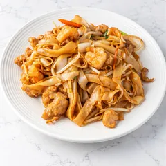 House special chow fun: wide rice noodles with shrimp, chicken, beef and bean sprouts
