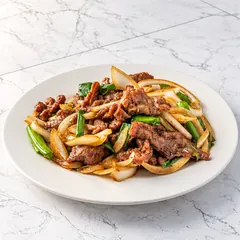 Mongolian beef with onions and green onions