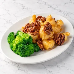 Walnut shrimp with candied walnuts and broccoli